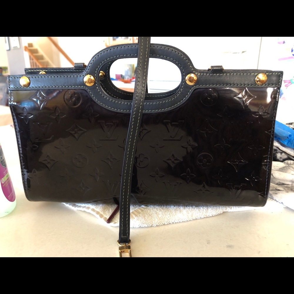 Authentic LV clutch vernissSOLD